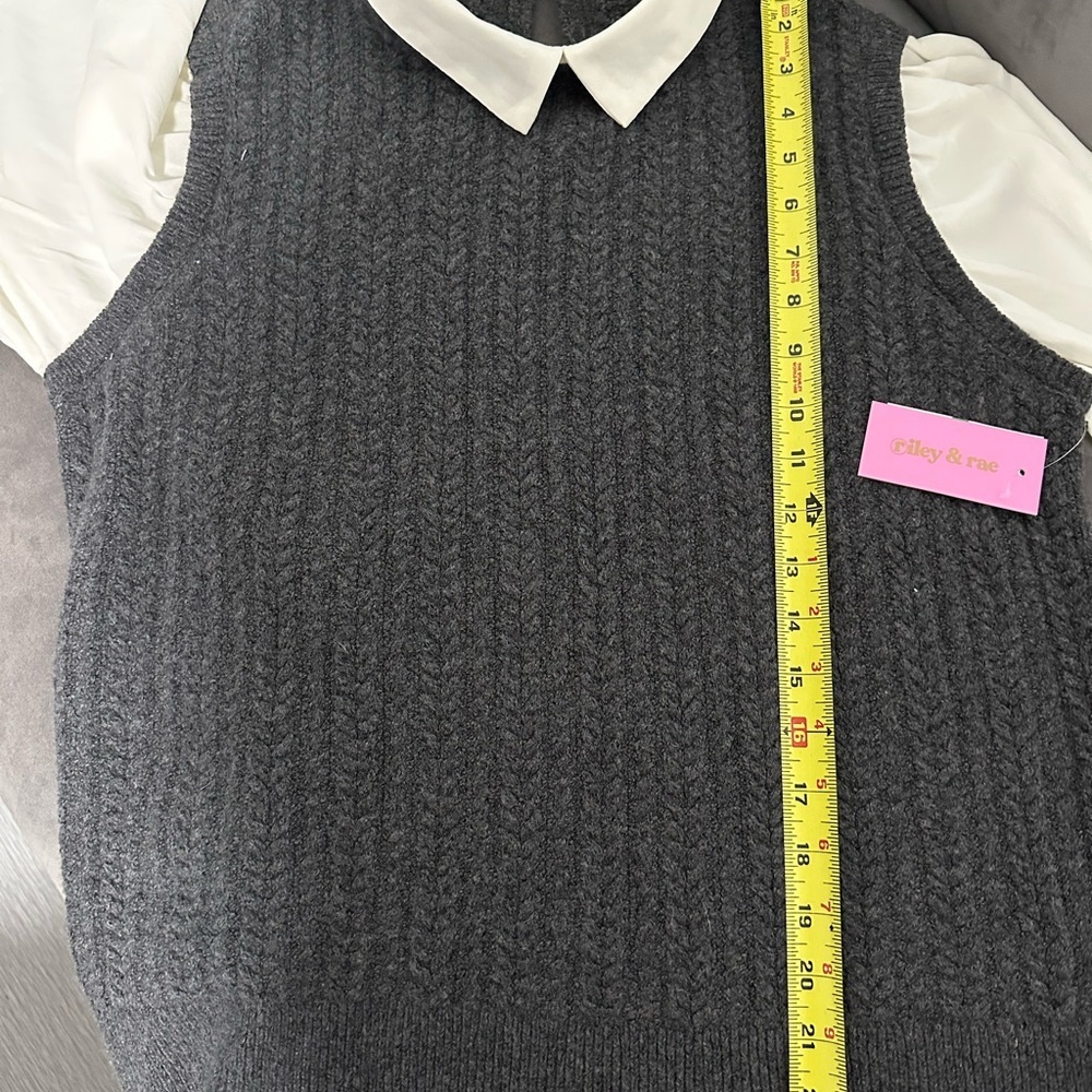 Riley & Rae Charcoal Knit Vest with Ivory Collar, Size Large, New - Picture 11 of 14